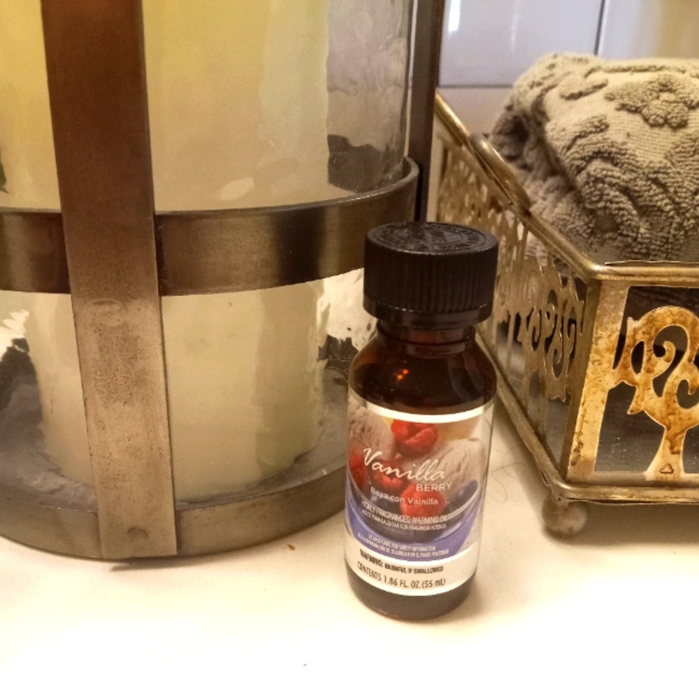 Vanilla Berry fragrance warming oil